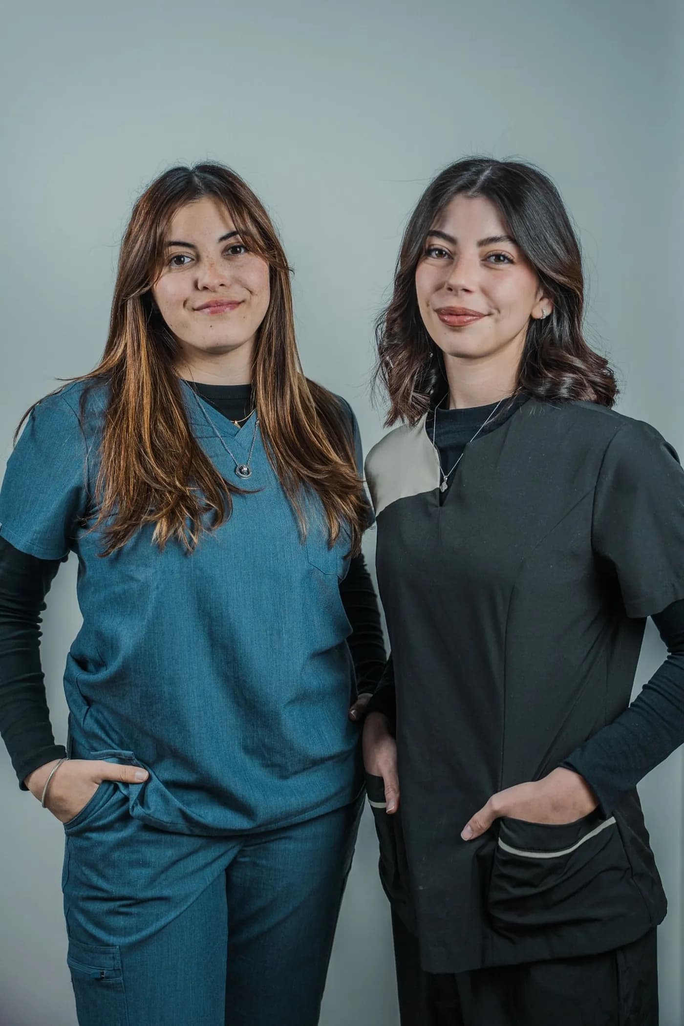 Dra. Valentina Pica y Dra. Valentina Strasorier Allende, médicas clínicas